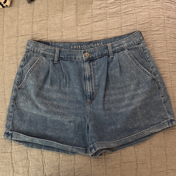 American Eagle Outfitters Classic Blue Denim Mom Shorts - Picture 2 of 5